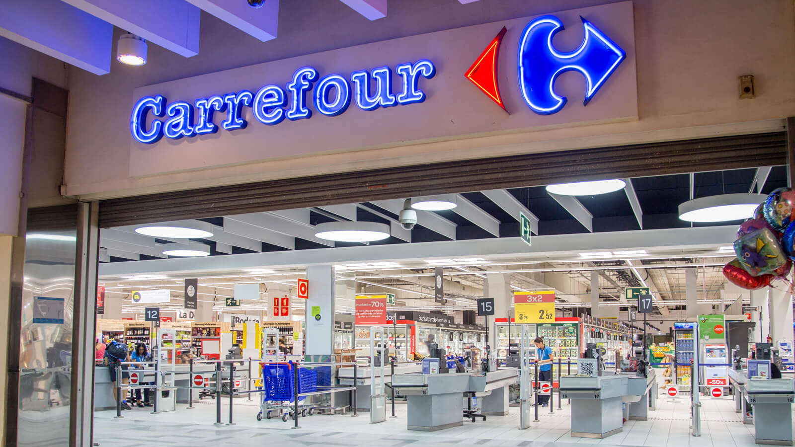 Va declanșa plecarea Carrefour un val de exit-uri în România?