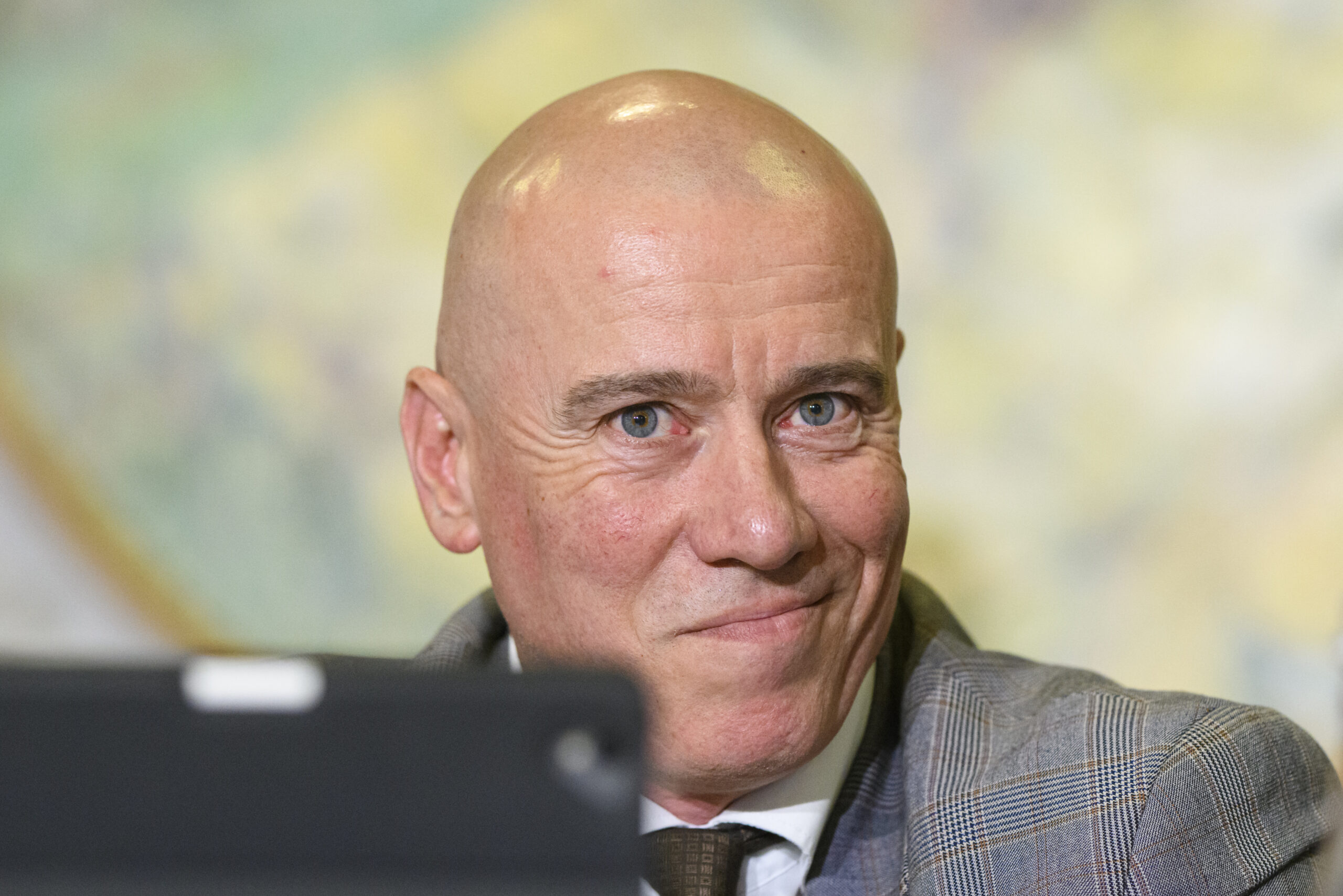 Ministrul Culturii, Demeter András István, și-ar fi trecut în CV un master făcut la un ONG