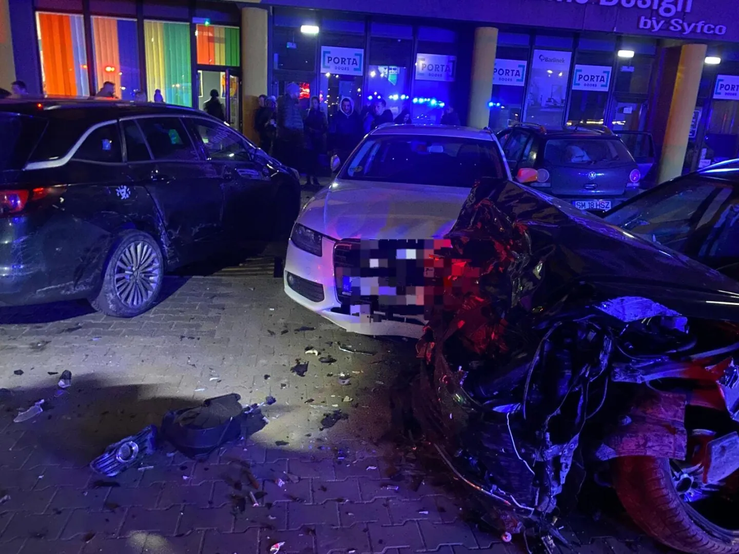 Șoferul care a lovit în plin în parcarea unui complex sportiv din Satu Mare a fost reținut. Era aproape de comă alcoolică