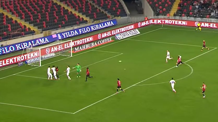 Imagini incredibile la meciul românilor din Turcia: gol marcat cu poarta goală în timp ce jucătorii se luau la bătaie