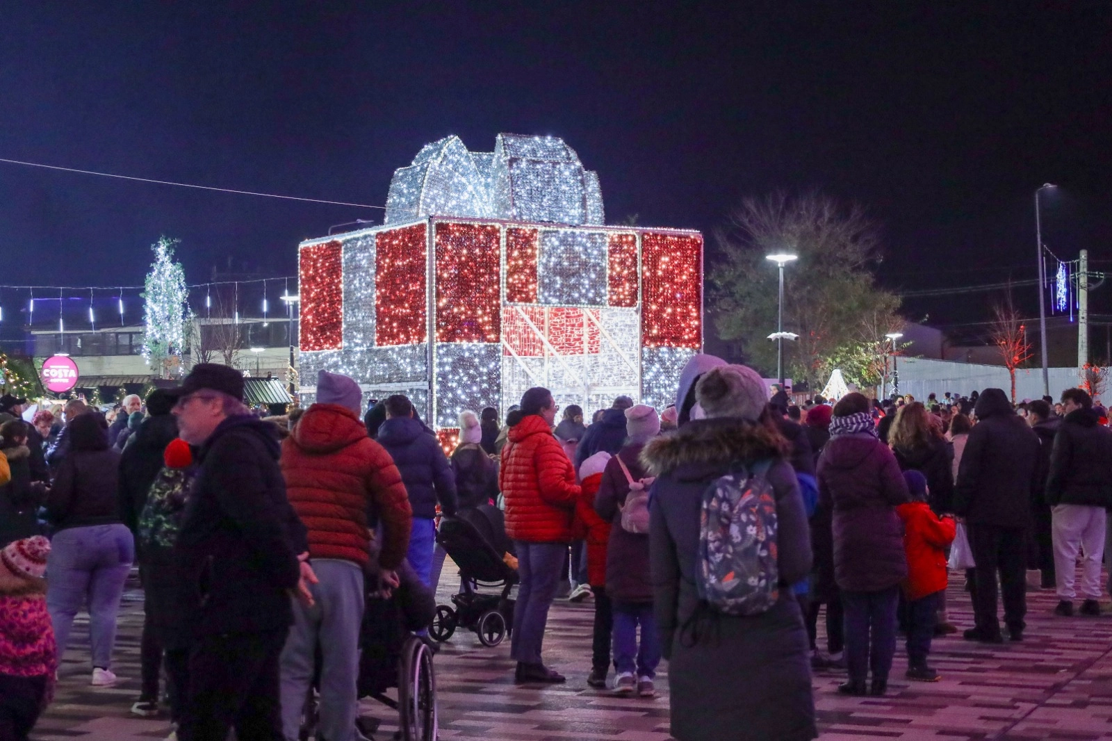 Târgul de Crăciun unde berea costă cât un covrig: doar 1,7 lei