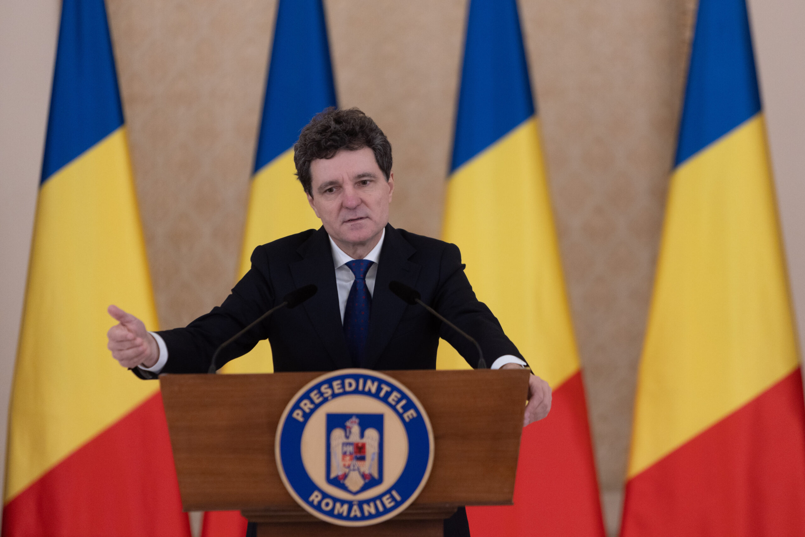 „Suntem într-un context în care trebuie să aprobăm nişte planuri de apărare”