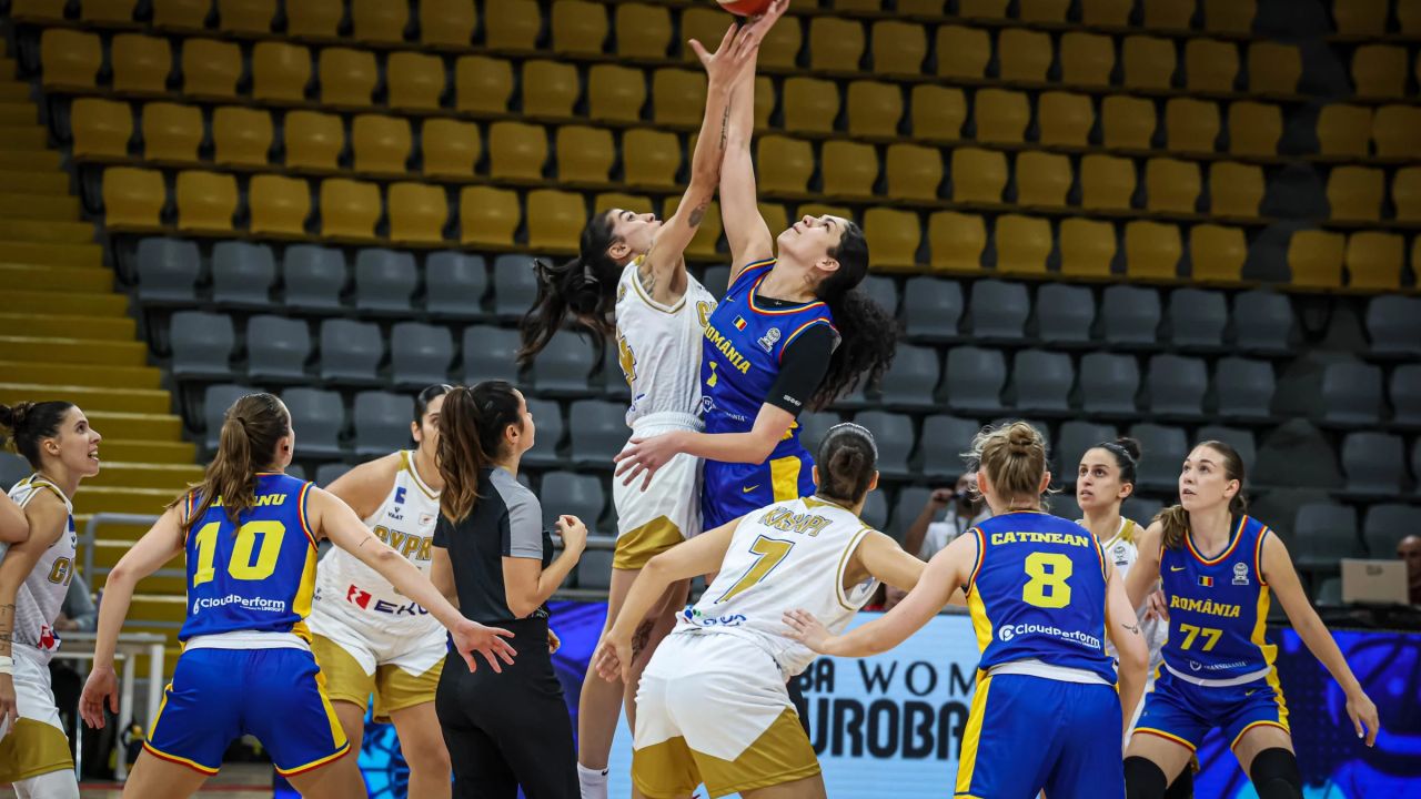 România a învins categoric Cipru la basket! Cât s-a terminat meciul fetelor