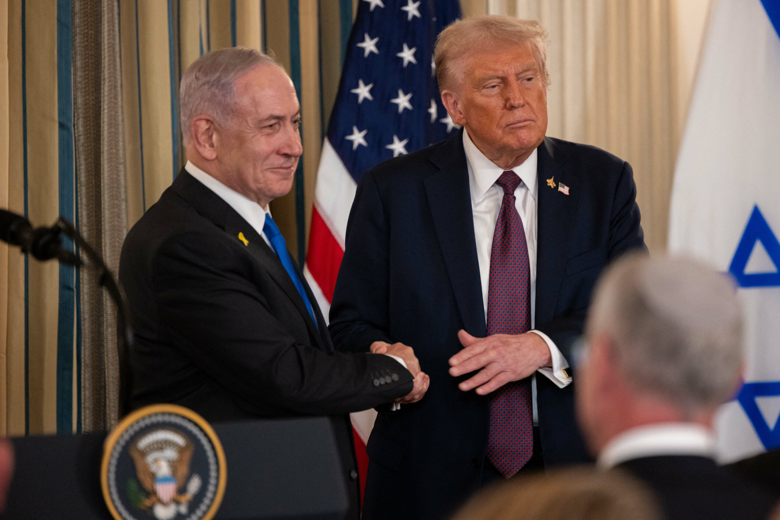 Trump îl invită pe Netanyahu la Casa Albă ca să discute dezarmarea Hamas