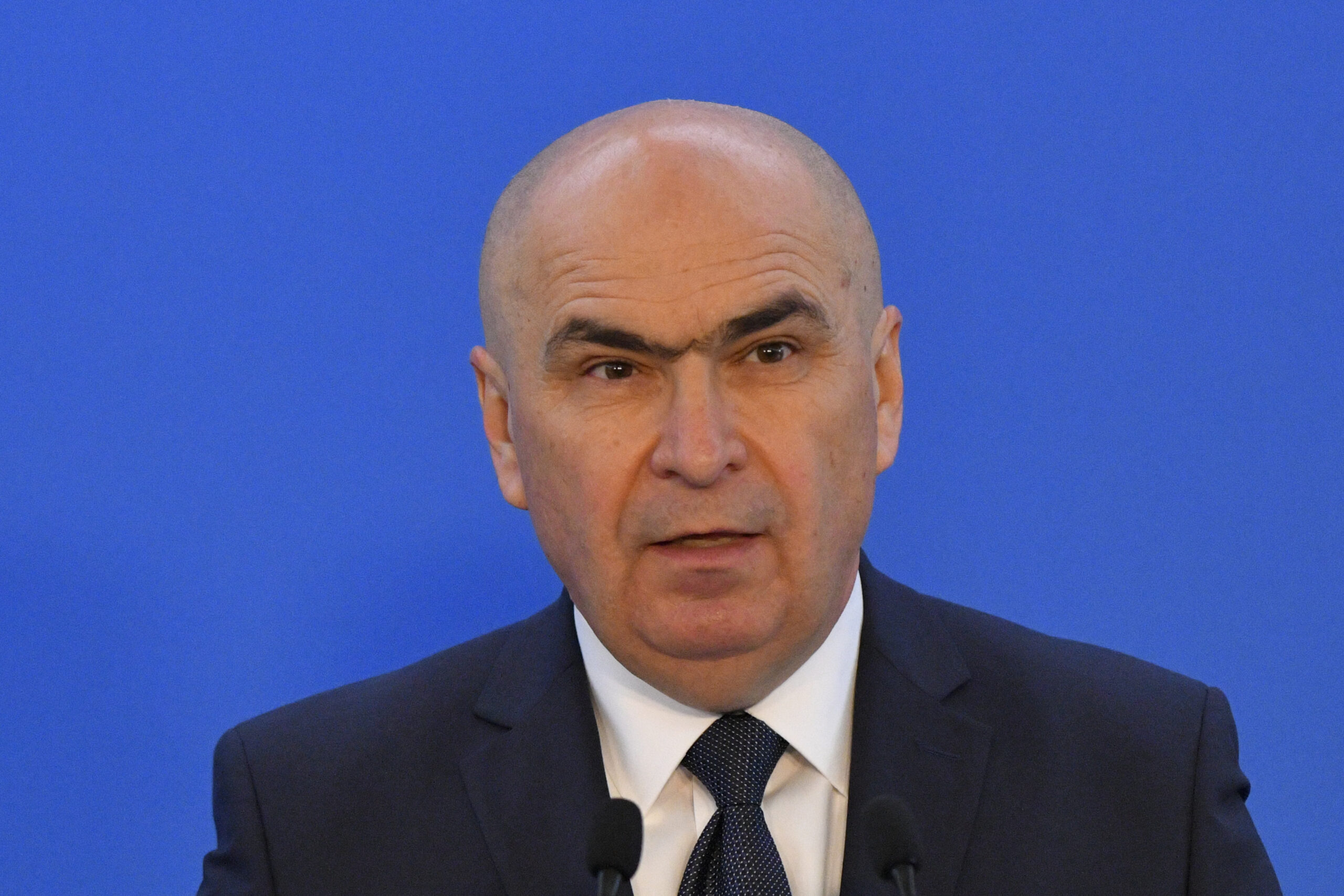 După magistrați, Ilie Bolojan lovește și în personalul militar. Angajații din MAI și ministerul Apărării, vizați de legea pensiilor speciale