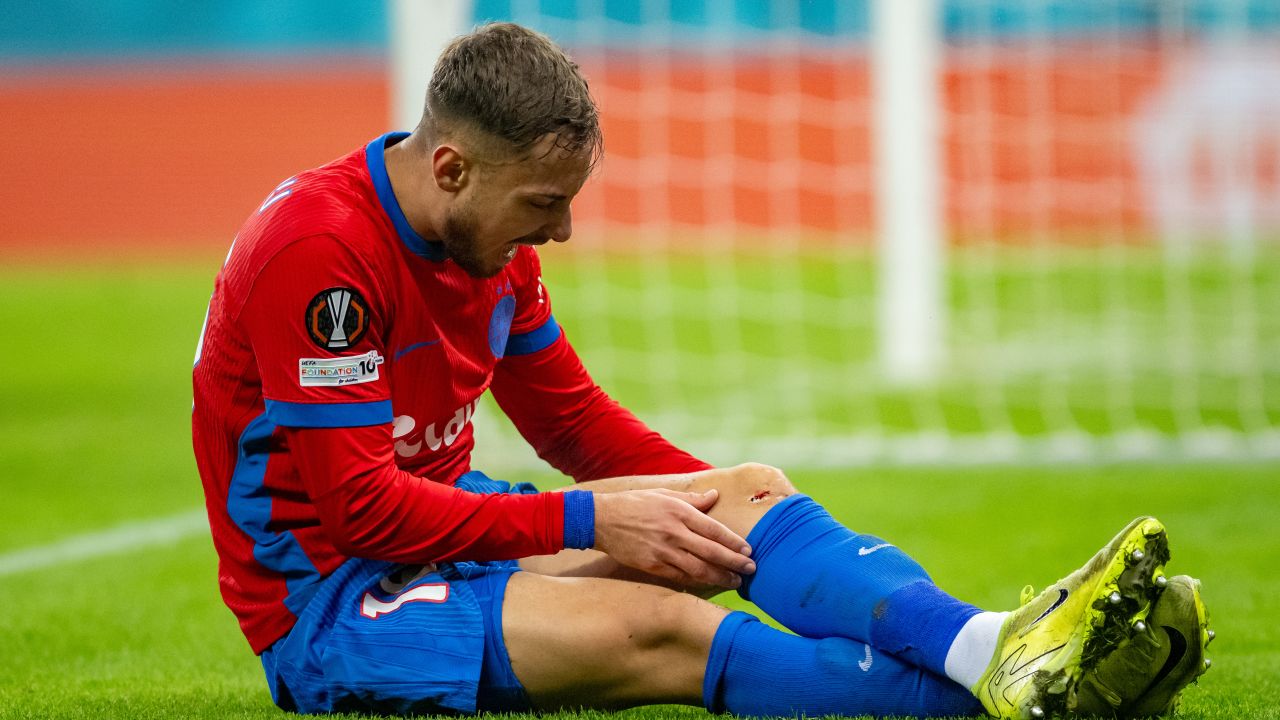 Ultimele detalii despre accidentarea lui Mihai Lixandru! A părăsit terenul urlând de durere în meciul cu Feyenoord