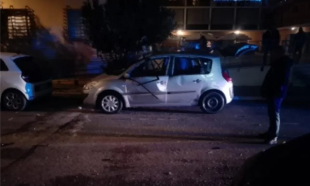 Român, victimă într-un nou atentat cu bombă în Italia: Mașina lui, făcută bucăți, pe fondul unui război mafiot