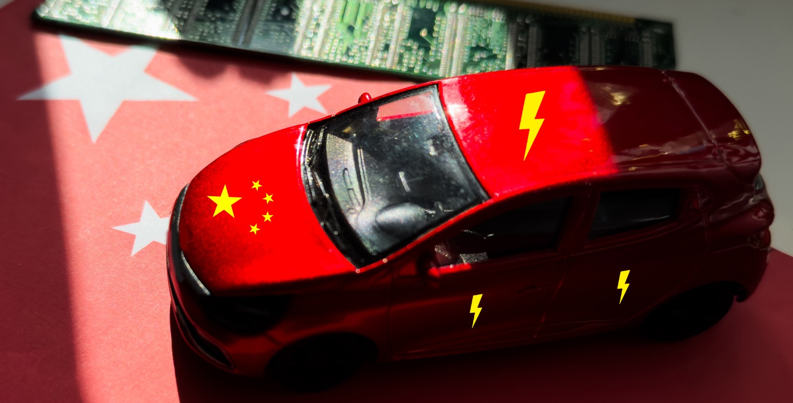 Piața globală a ajuns inundată de mașinile chinezești care nu se pot vinde în China