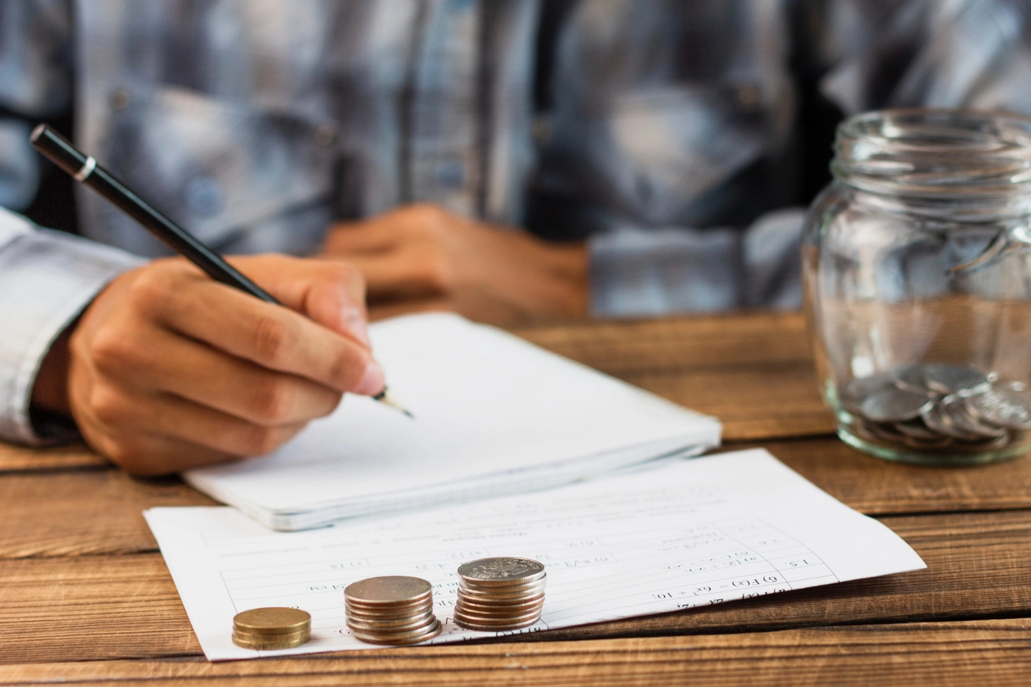 2026 începe cu scumpiri: Telefoanele se vor scumpi semnificativ anul viitor