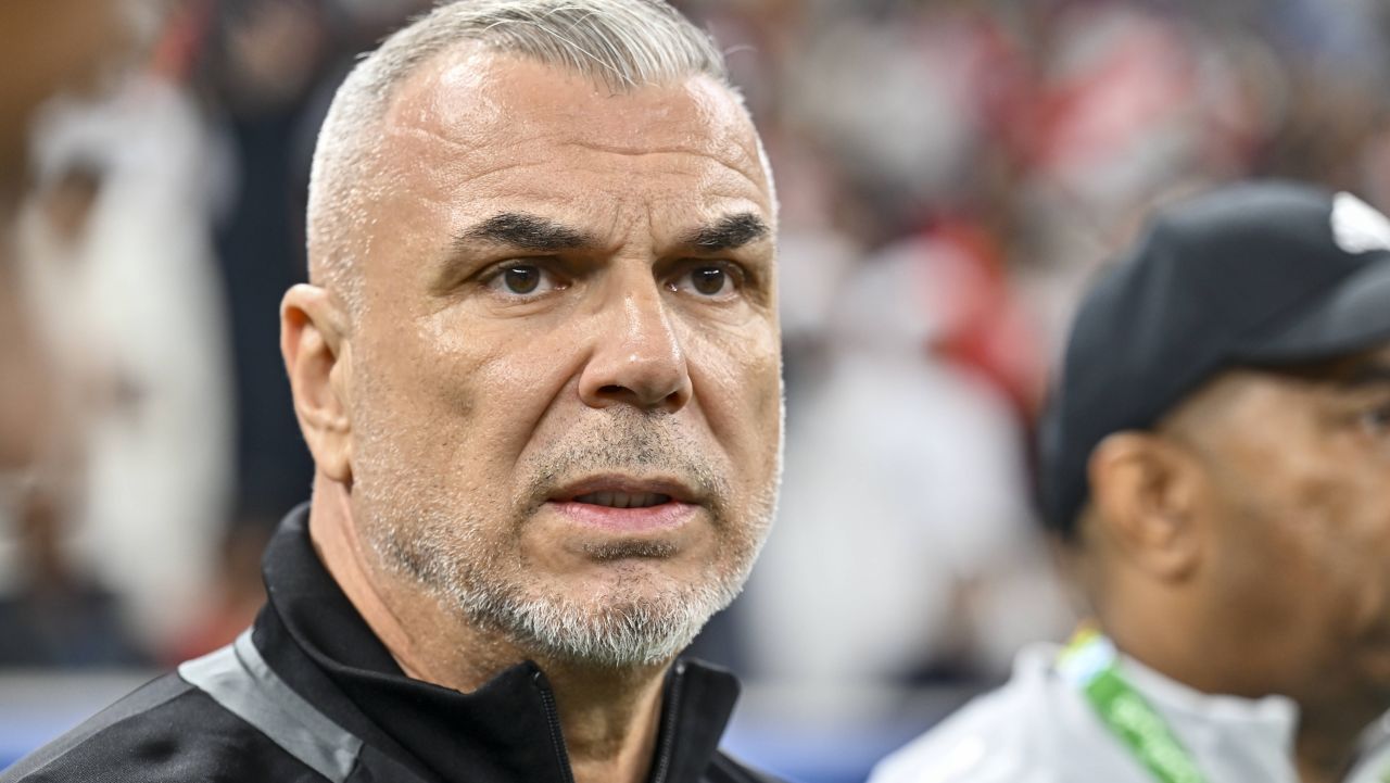 Emiratele lui Cosmin Olăroiu joacă ACUM finala cu Arabia Saudită! Meciul, SUSPENDAT