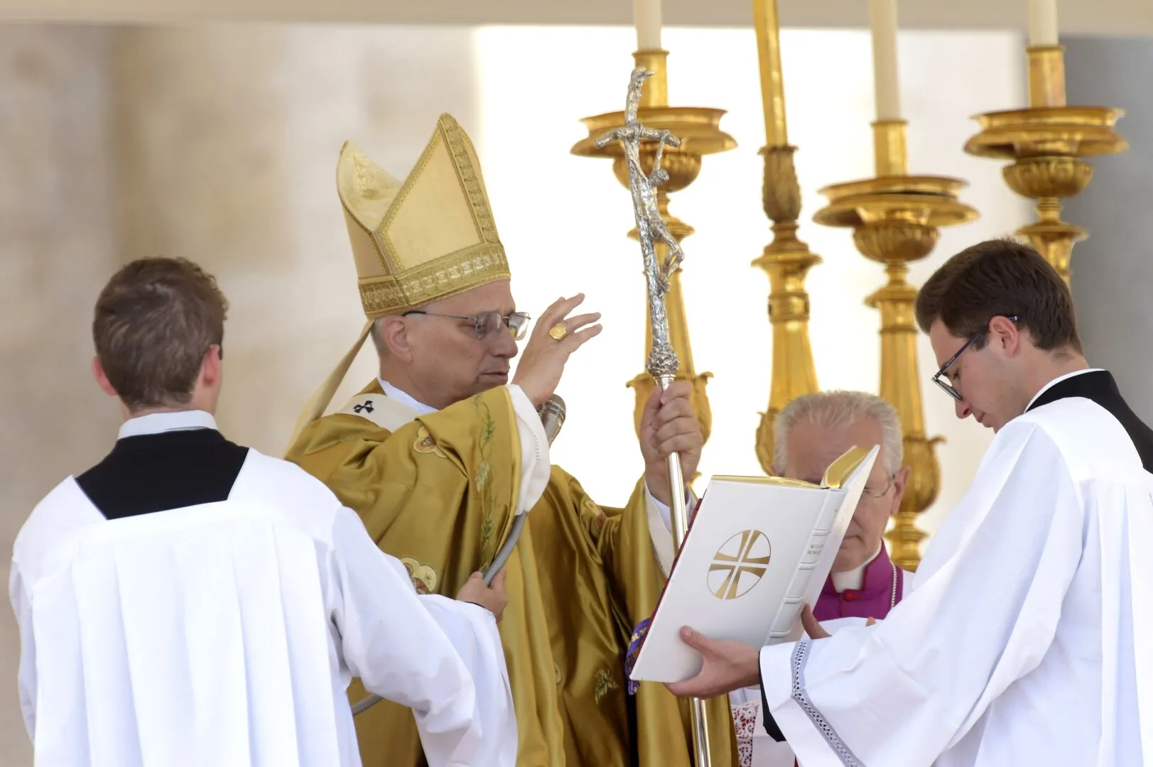 Papa Leon al XIV-lea denunţă, în predica de Crăciun, ‘absurditatea’ discursurilor belicoase şi ‘rănile deschise’ lăsate de războaie în lume