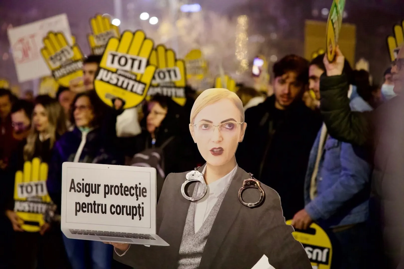 Protestele pentru justiție încep să capete iz politic: Fost deputat USR, strânge bani pentru a finanța organizarea manifestațiilor