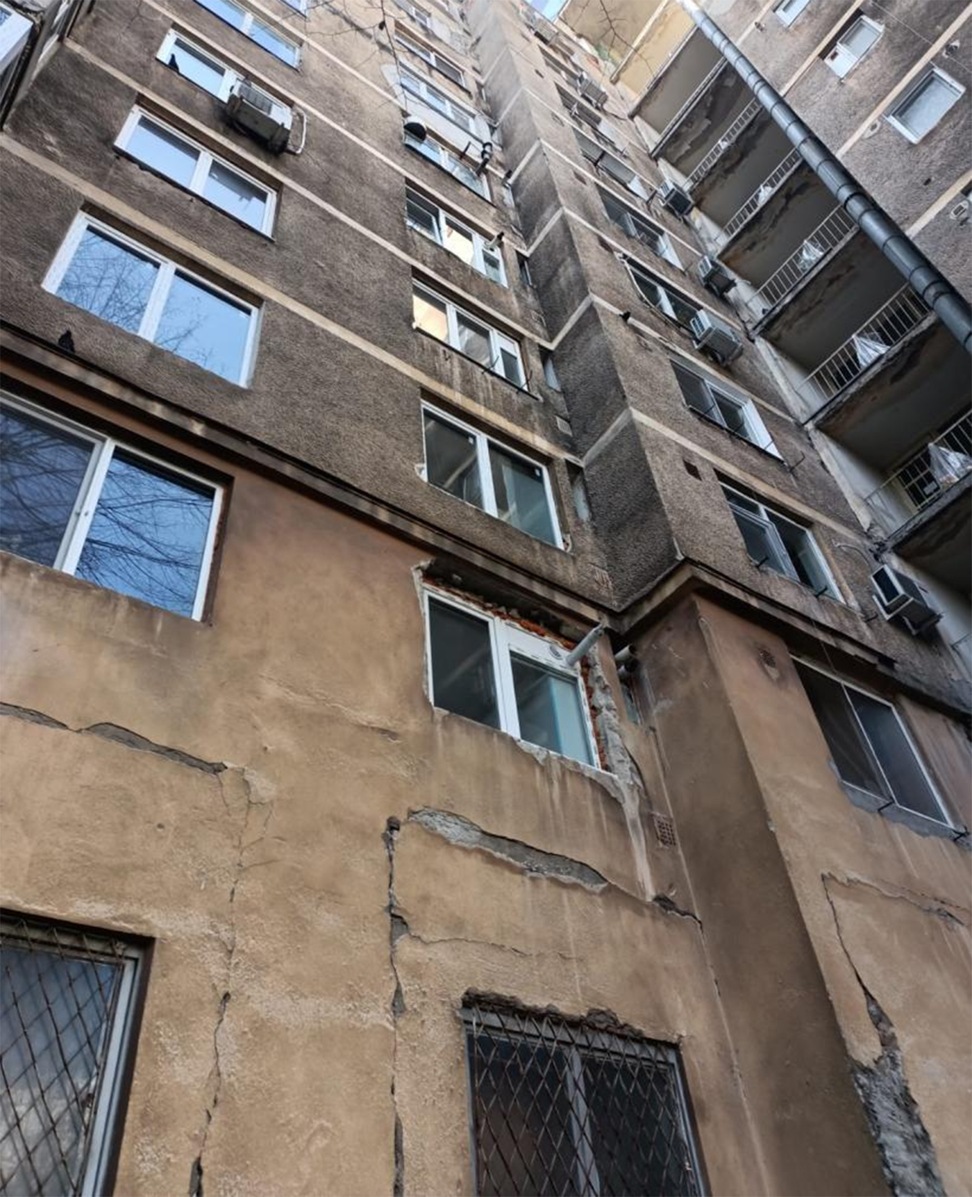 Toți proprietarii de locuințe din România trebuie să facă rost de acest document, fără de care nu pot vinde sau închiria o casă. De unde se obține