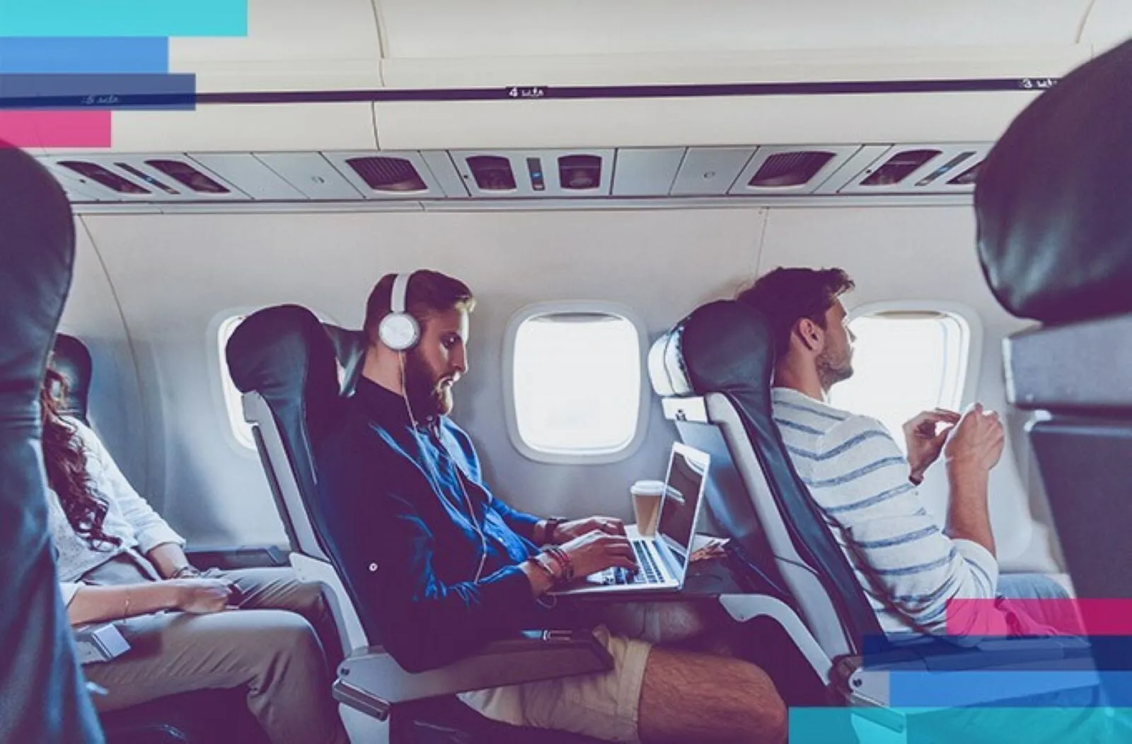 Companie aeriană low-cost anunță că va oferi Wi-Fi gratuit la bordul avioanelor