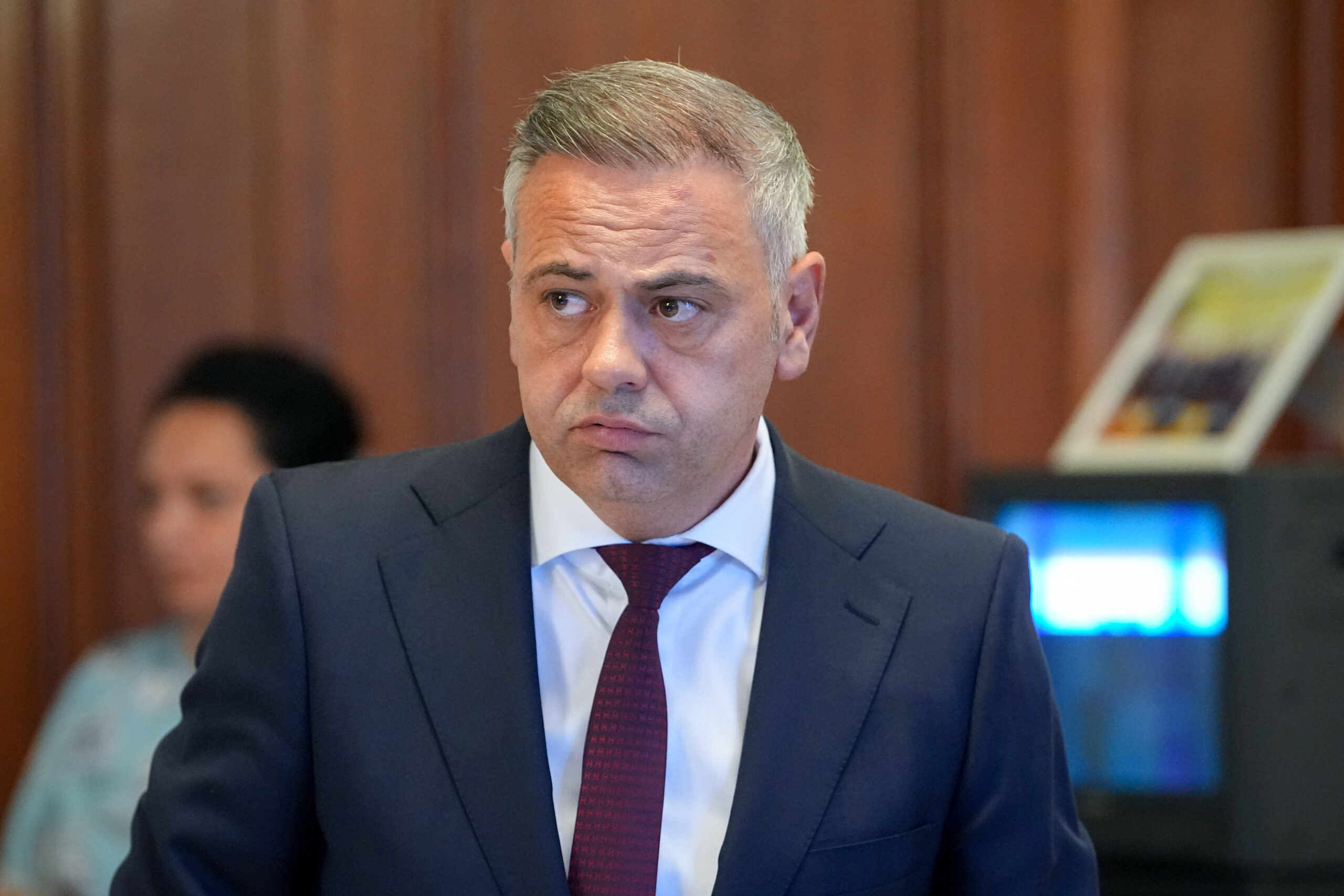 Ministrul Agriculturii îi felicită pe protestatarii români și spune că „mâncarea nu se face din birouri și hârtii”