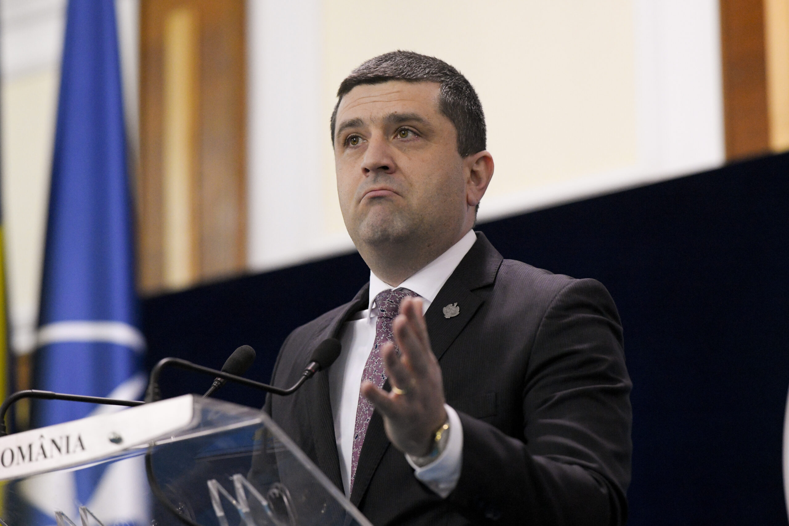 „România nu este o ţară săracă. E o țară sărăcită”. Declarații despre armata voluntară și pensiile militarilor