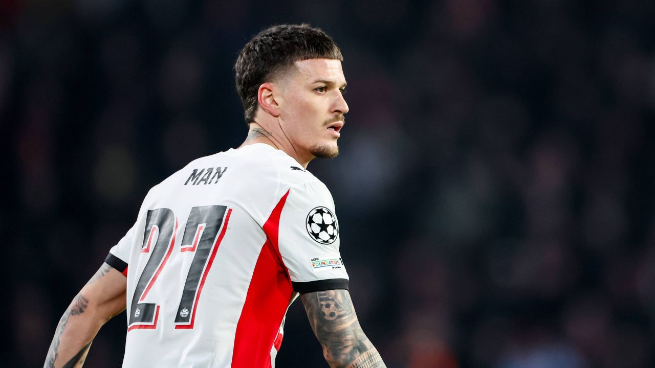 Olandezii au analizat evoluția lui Dennis Man după victoria lui PSV. Ce i-au reproșat jurnaliștii batavi