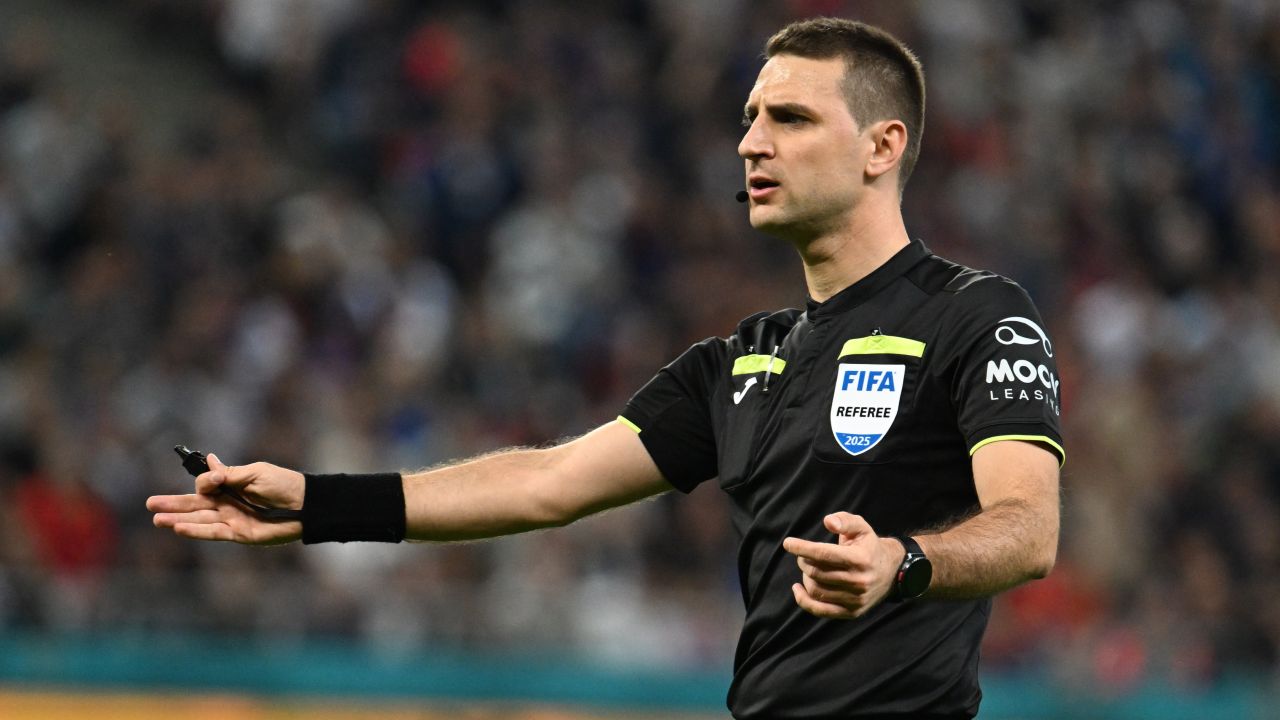 Cine va arbitra derby-ul Rapid – Dinamo