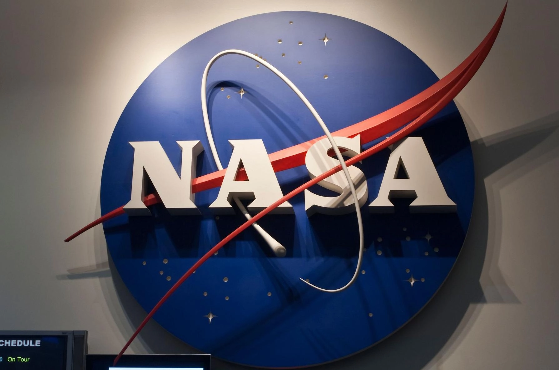 NASA anunță probleme majore: motivul pentru care misiunea astronauţilor în jurul Lunii este amânată