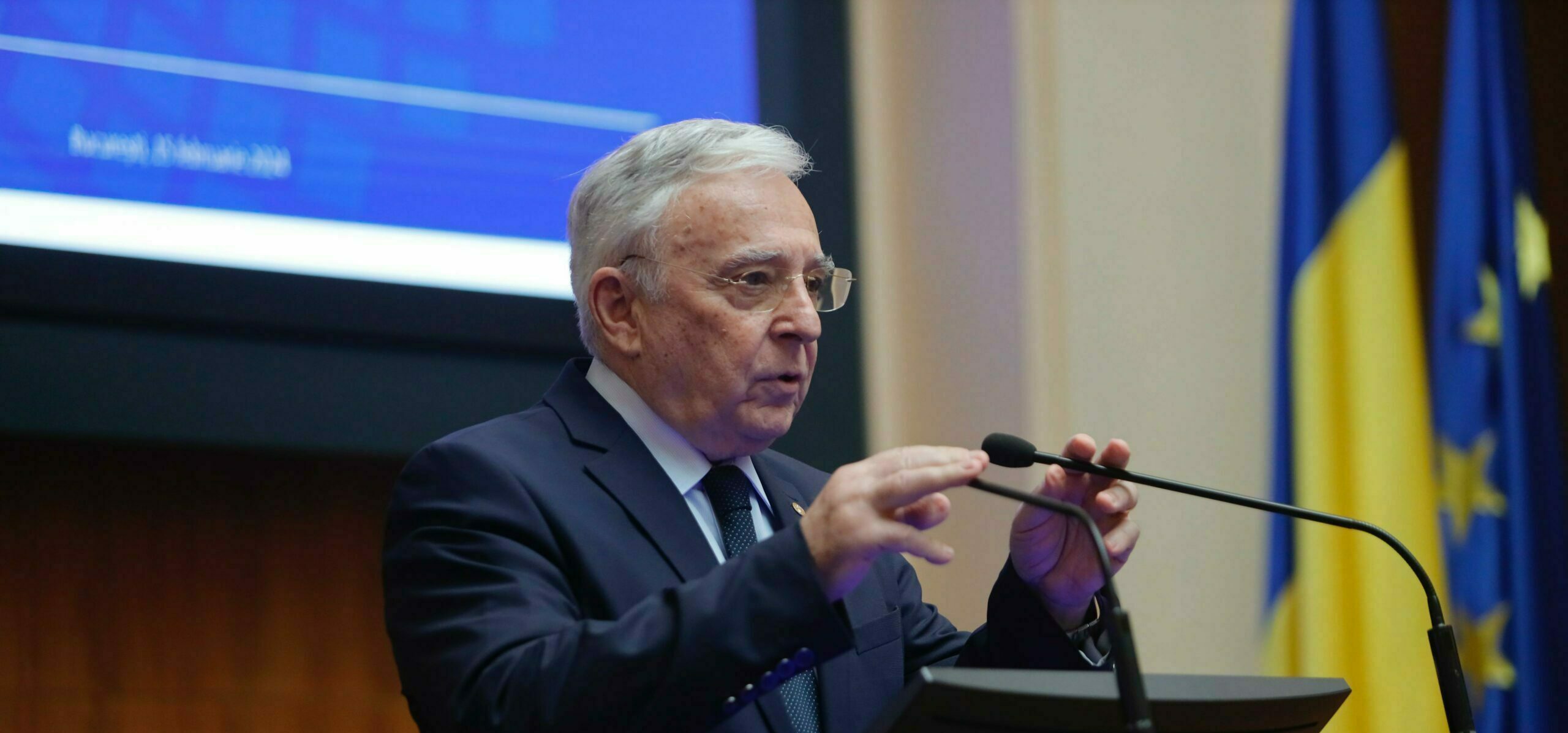 Mugur Isărescu avertizează că „scăderea cifrei de afaceri din comerț ar putea duce la o recesiune adevărată pentru întreg anul”