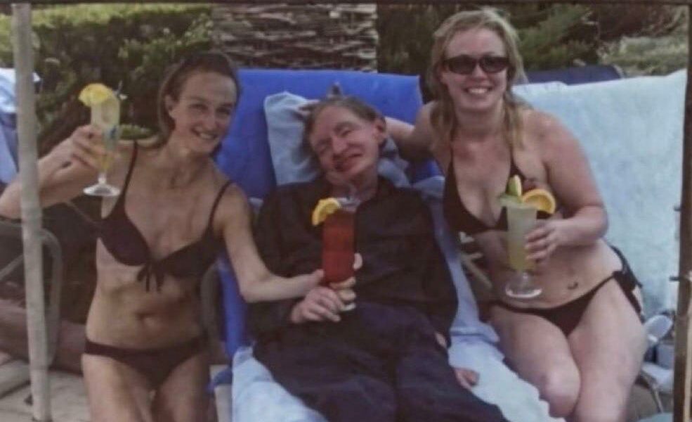 Un document dezvăluie că fizicianul Stephen Hawking ar fi întreținut contacte sexuale pe insula lui Jeffrey Epstein