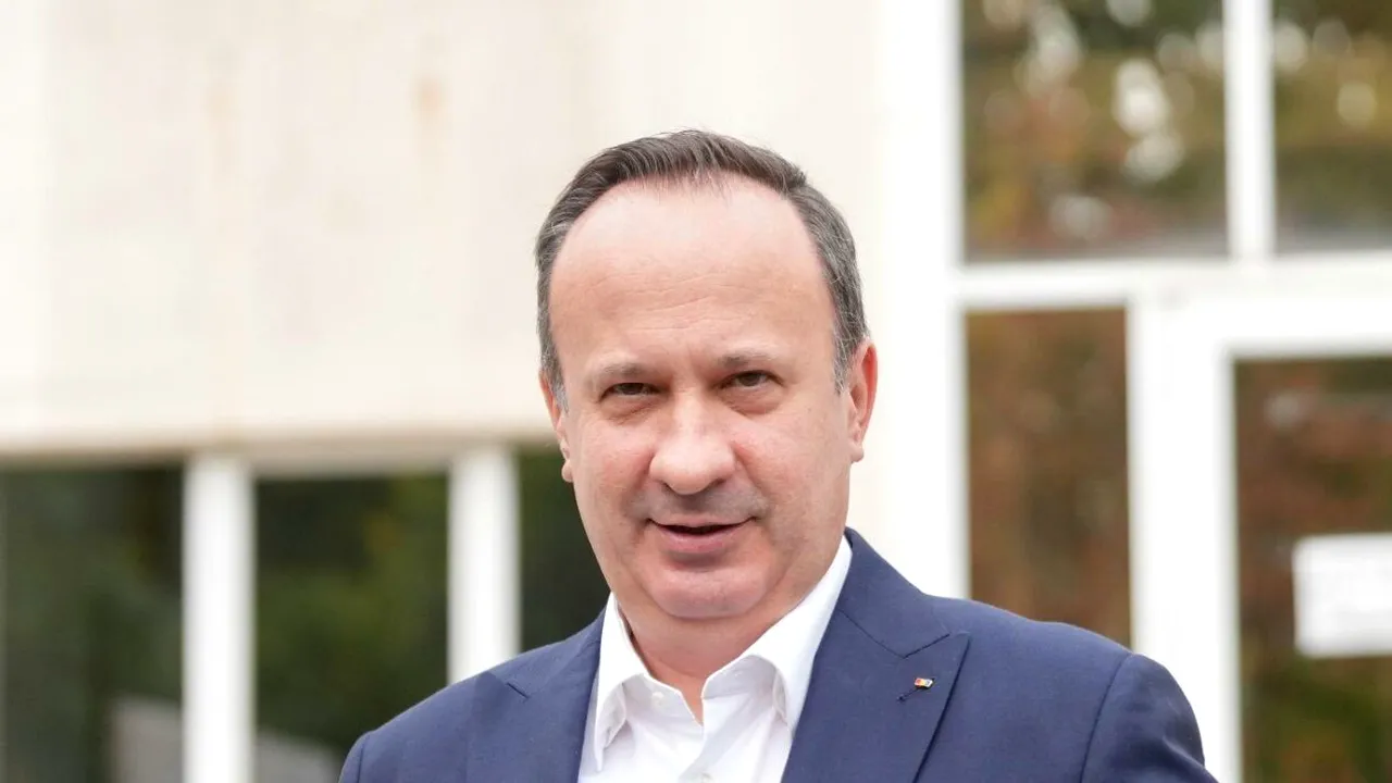 „De marți, Pîslaru e șomer! O ia și pe Oana Gheorghiu cu el! E mai bine așa! Au pierdut destui bani pentru România!”
