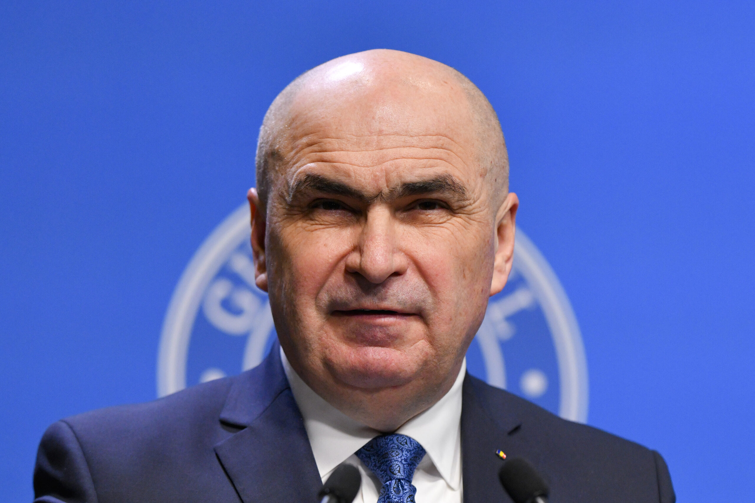 Bolojan explică măsurile privind criza combustibililor