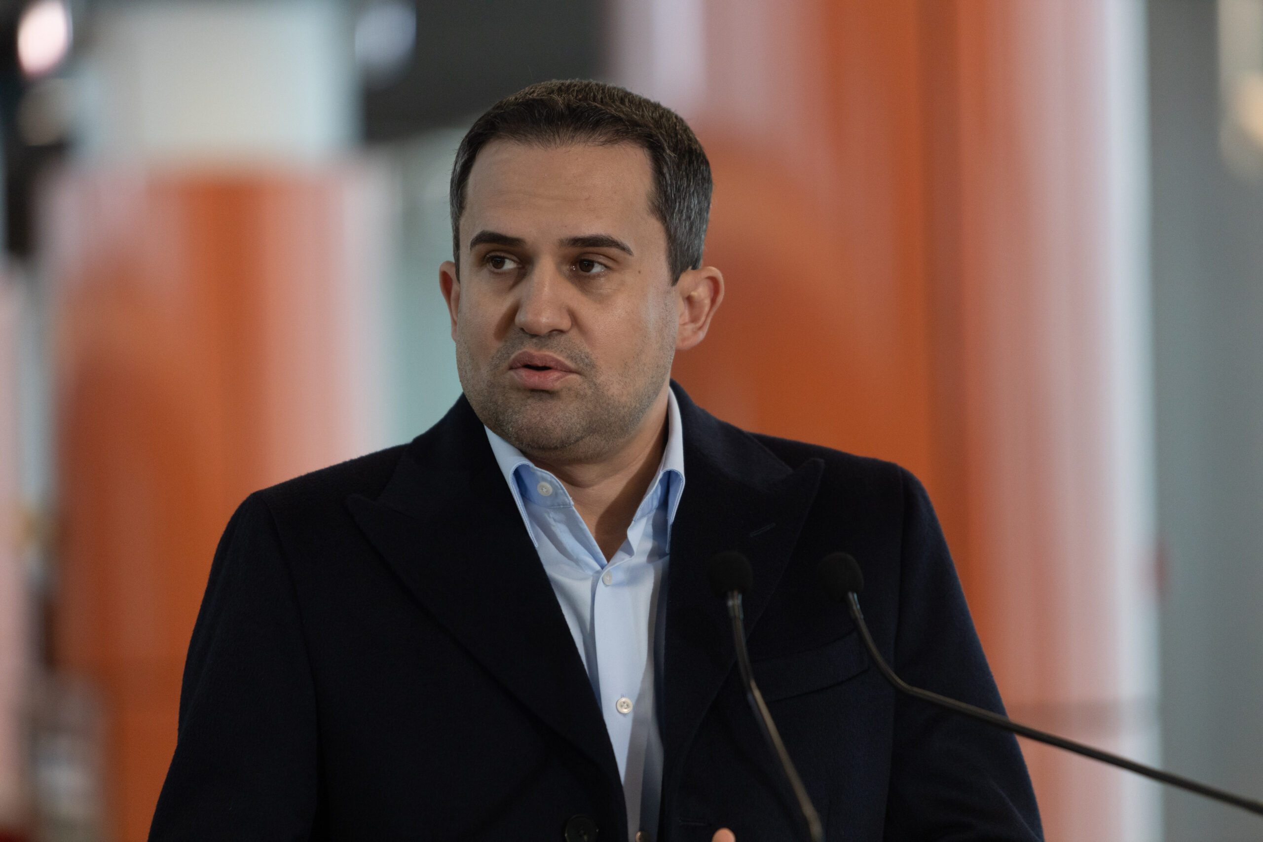 „Le dăm noi soluția. Să dea acești bani bătrânilor și celor aflați în suferință”