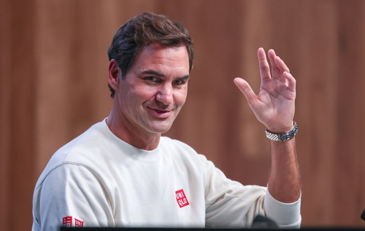 „Federer și mai cum?” nu a spus nimeni, niciodată. Cu cât i se vinde o rachetă folosită și semnată