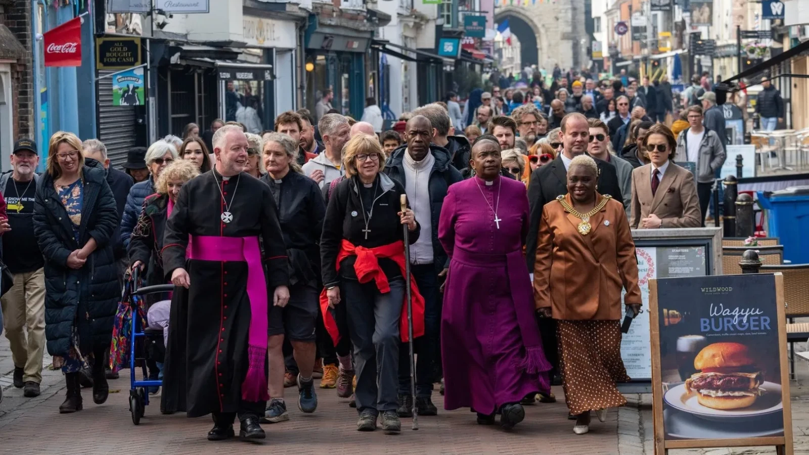 Sarah Mullally, învestită ca prima femeie arhiepiscop de Canterbury / Prinţul William, şi soţia sa, Kate, prim-ministrul Keir Starmer şi lideri religioşi, aşteptaţi la ceremonie