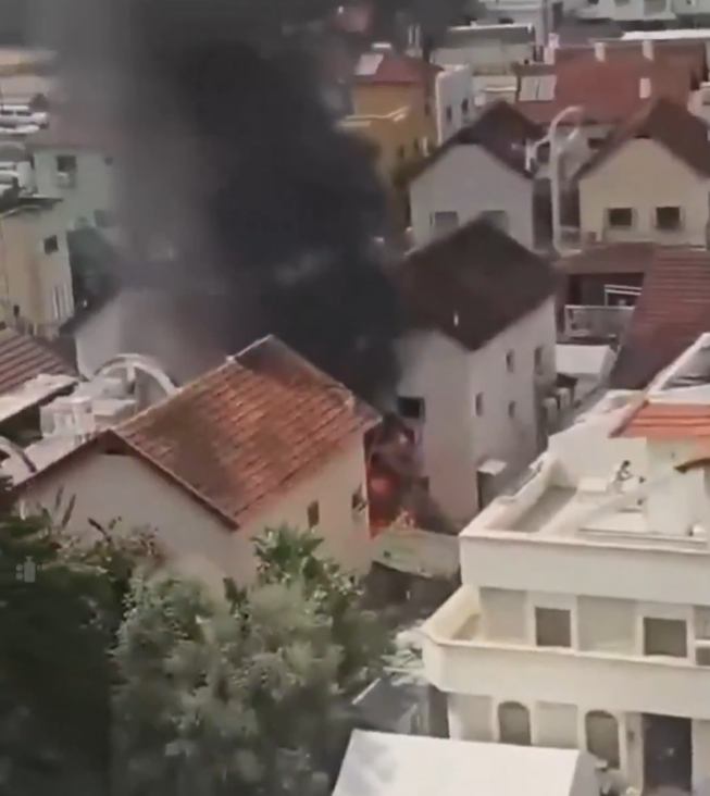 Alertă la Tel Aviv. Cel puțin 15 persoane au fost rănite într-un atac cu rachete balistice al Iranului. În ce stare se află