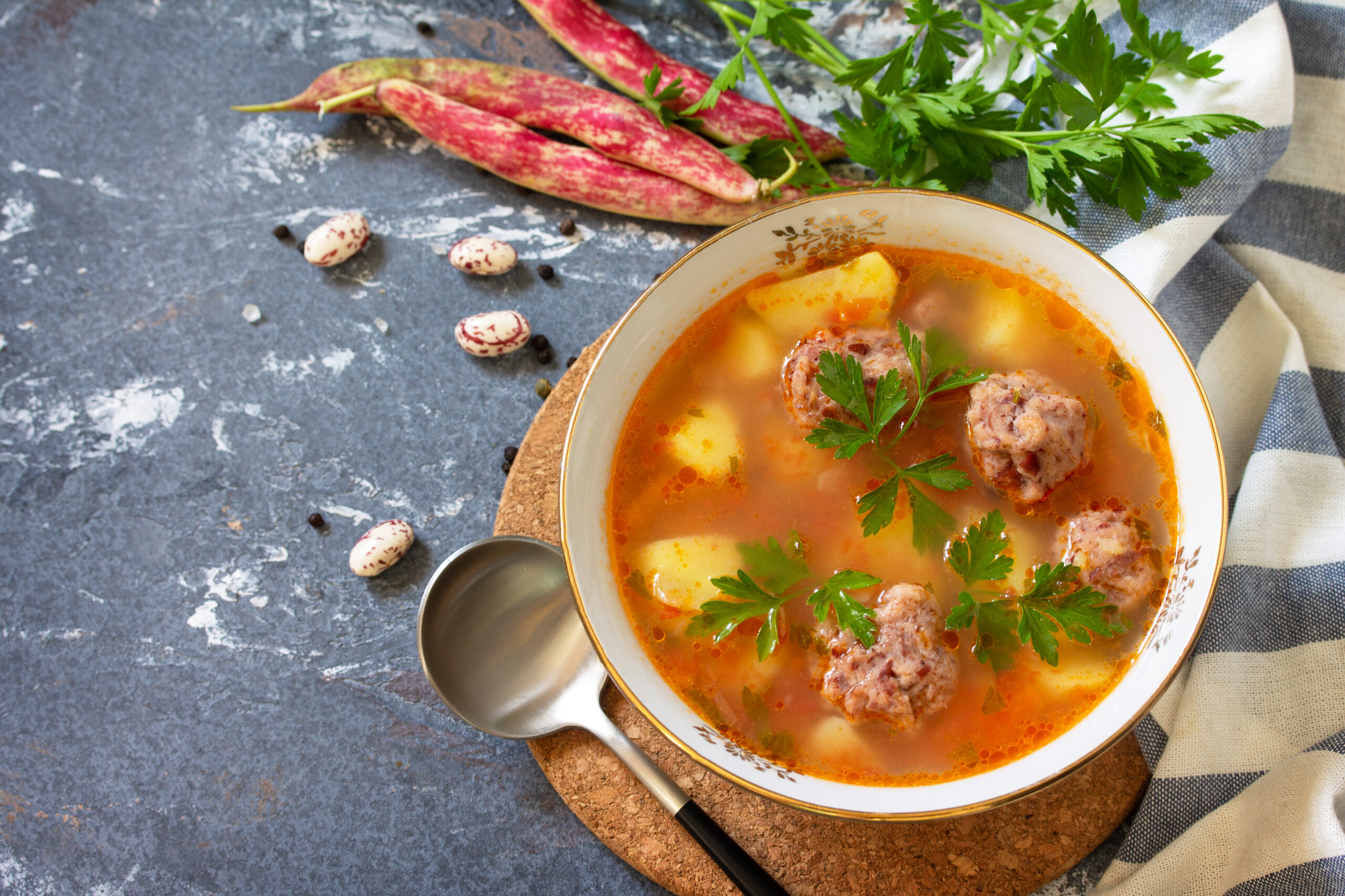 Ciorba de perișoare de post. Este un festin, nu o soluție de avarie. Nu ai voie s-o ratezi