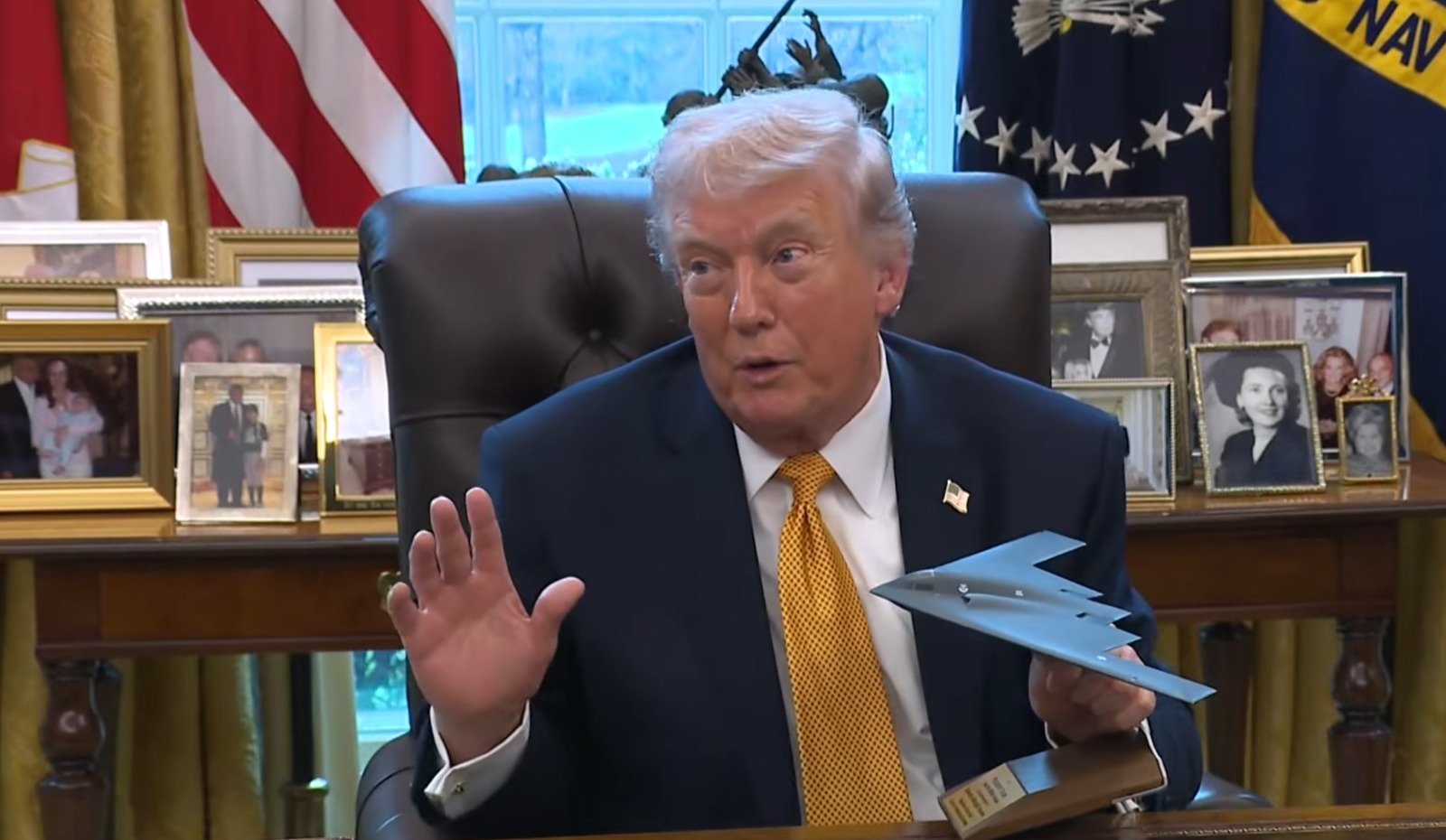 le asigurăm securitatea cu mii de soldați și ei nu trimit nici măcar o navă. Sunt câteva țări care ne susțin