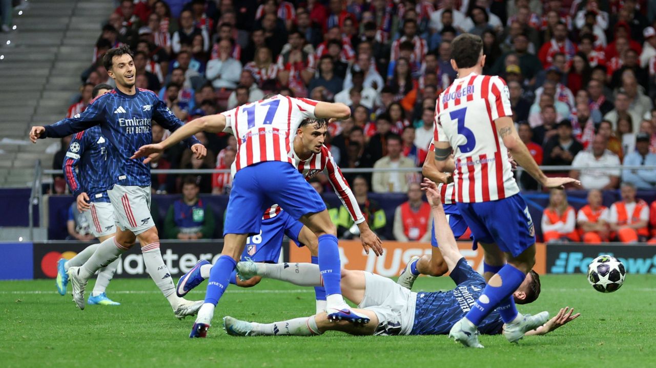 Englezii fac praf un fotbalist de la Atletico după meciul de la Madrid. Nota 4 + ”O parte din el a fost suspectă”