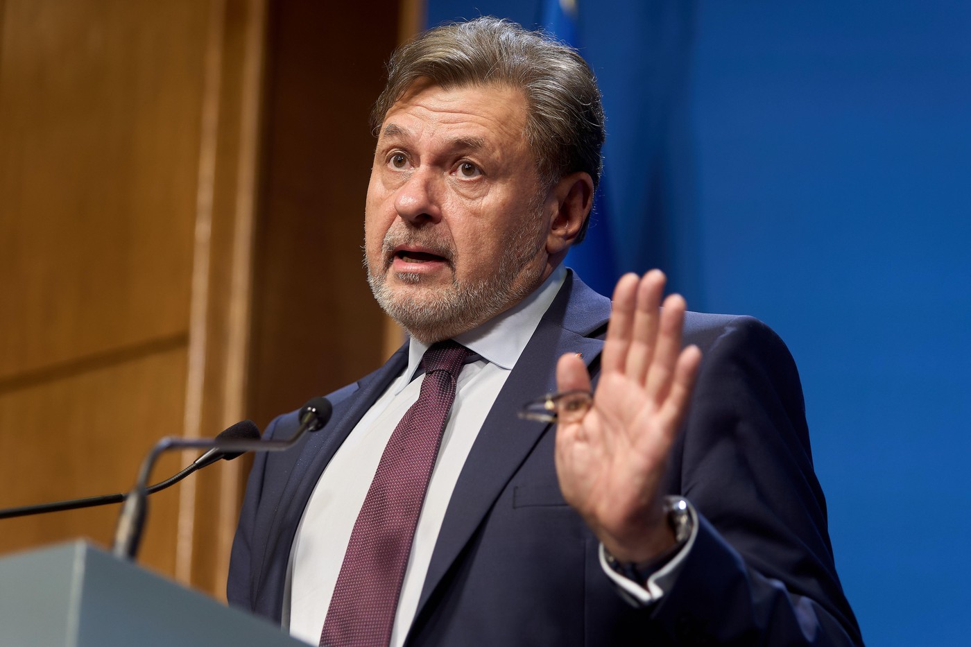 Prima reacție a lui Alexandru Rafila, ministrul Sănătății care a blocat achizițiile de vaccinuri. Pfizer a mers în instanță, Moderna a renunțat