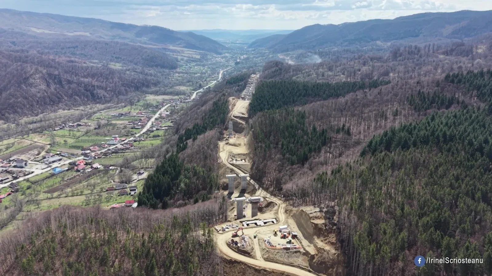 VIDEO Imagini extrem de spectaculoase: ”Crește” cea mai complexă autostradă din România, fix în inima Carpaților