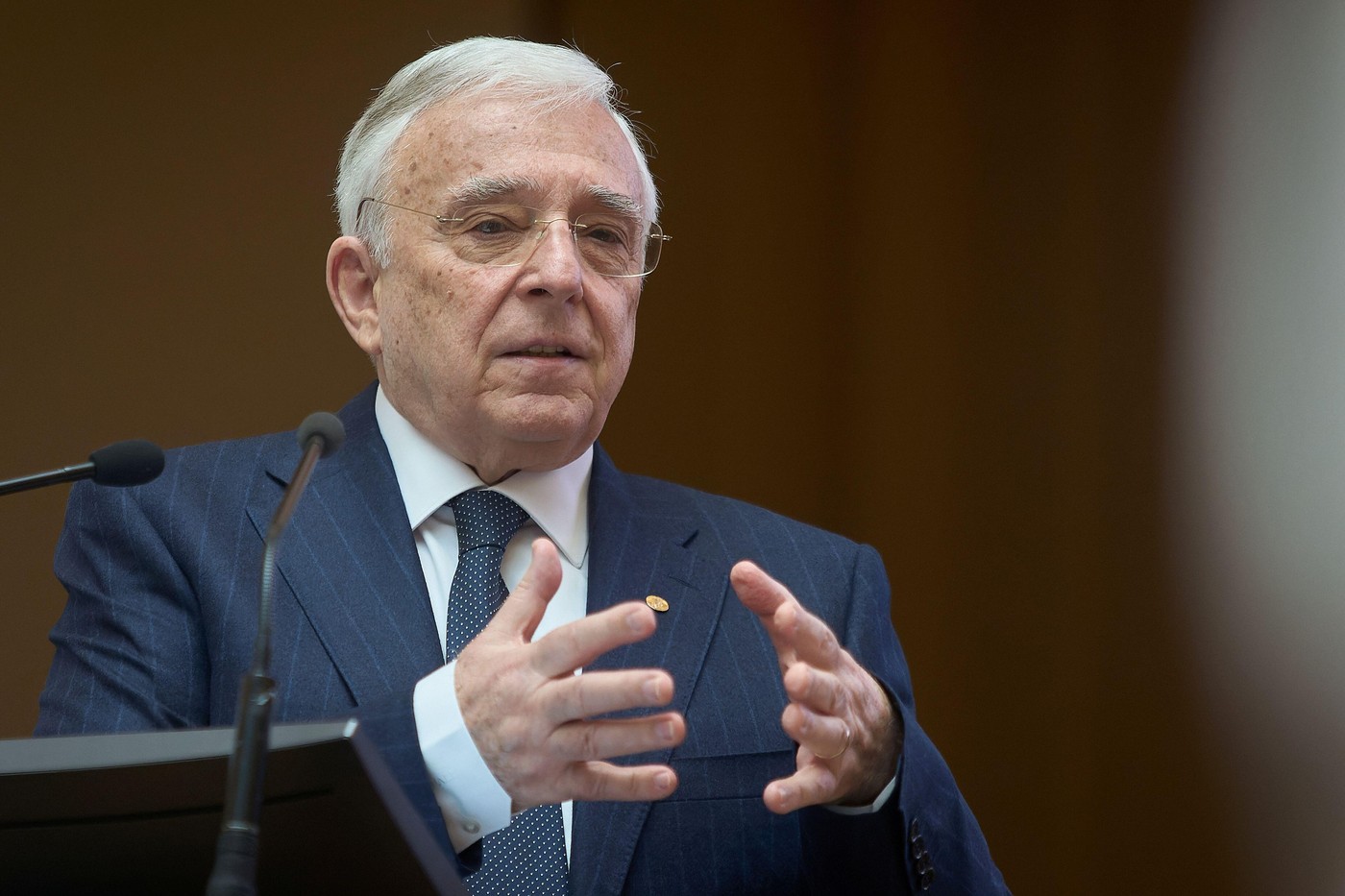 Dezvăluire Bloomberg despre România! 1 miliard de euro a cheltuit BNR pentru stabilizarea monedei numai în luna martie