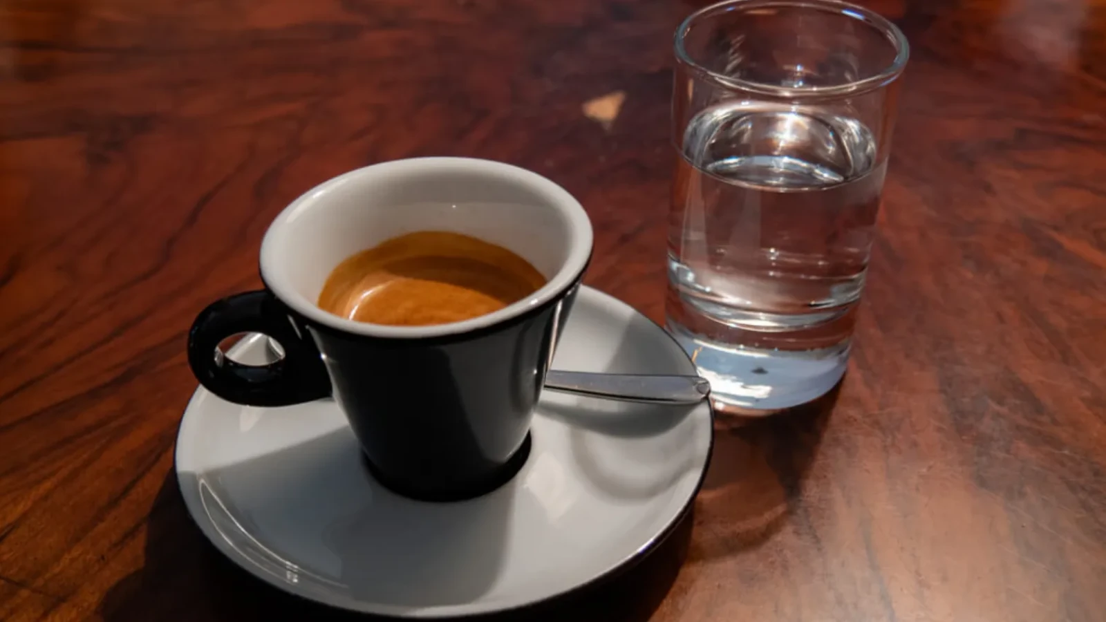 Cafeaua ar putea avea efecte neașteptate asupra creierului și starea de spirit: ce arată cel mai nou studiu
