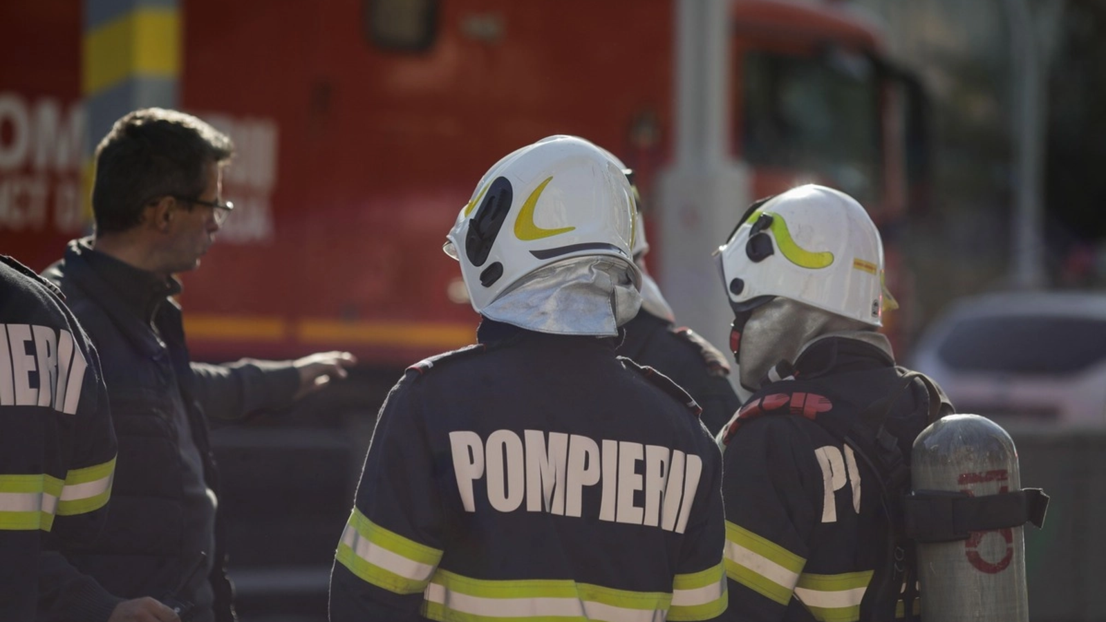 Incendiu la o garsonieră din Slatina: pompierii au intervenit de urgență