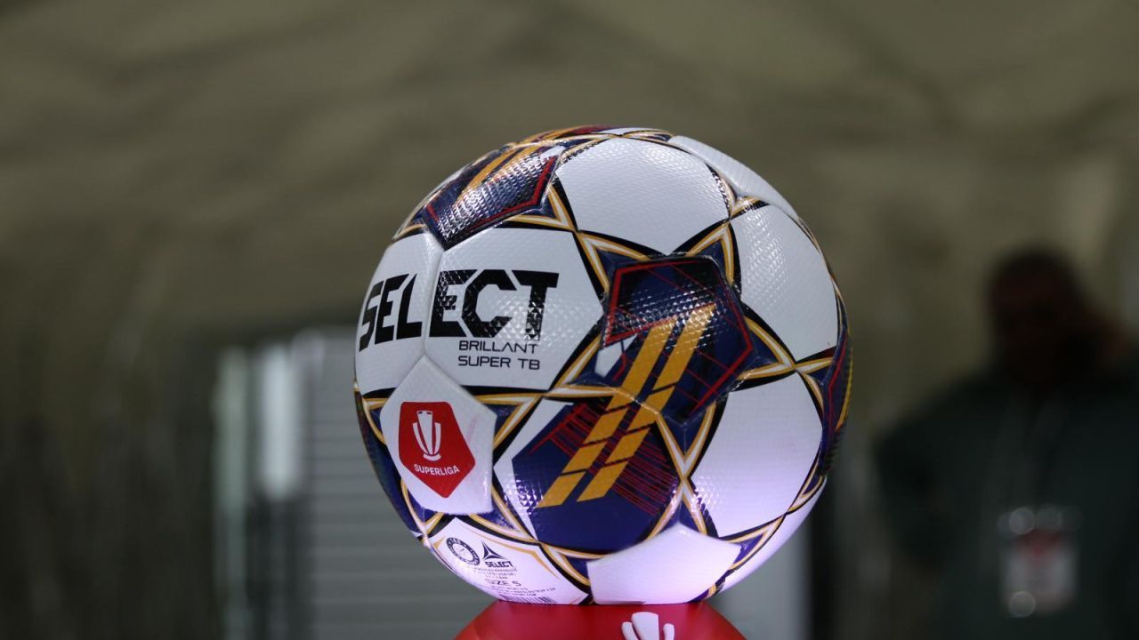 A semnat înainte de FCSB – Botoșani: ”La cât mai multe realizări!”