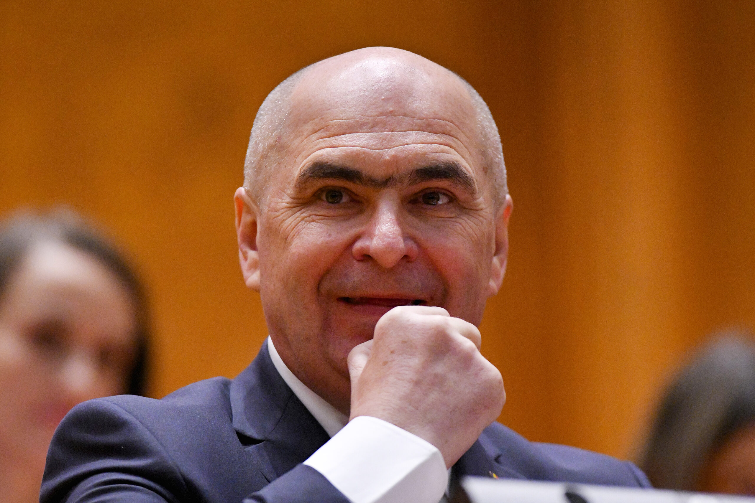 „Sunt în discuții cu liderii politici”