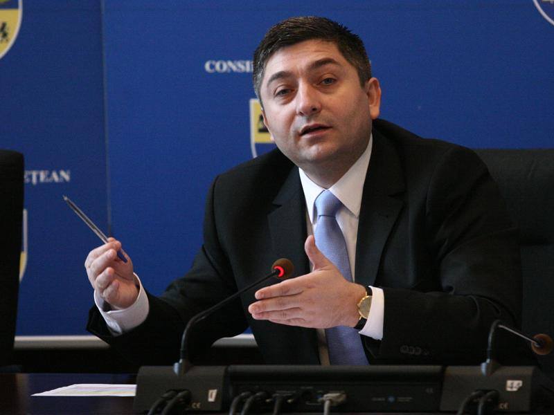 Unde se termină logica și unde începe absurdul?