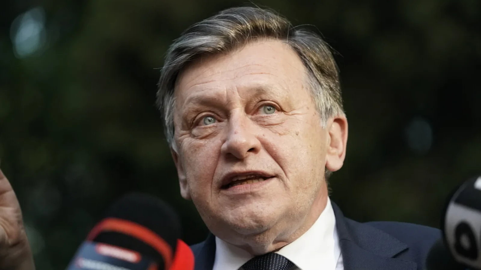 Crin Antonescu aruncă PNL în mijlocul unei confruntări decisive: conservatori contra progresiști / ‘Ori cu PSD, ori cu AUR, ori la anticipate’