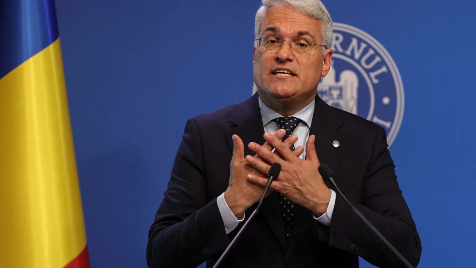 Pîslaru contraatacă în controversa salariilor demnitarilor: pasează vina spre Parlament, îl atacă pe Manole și acuză PSD că a ținut legea în sertar