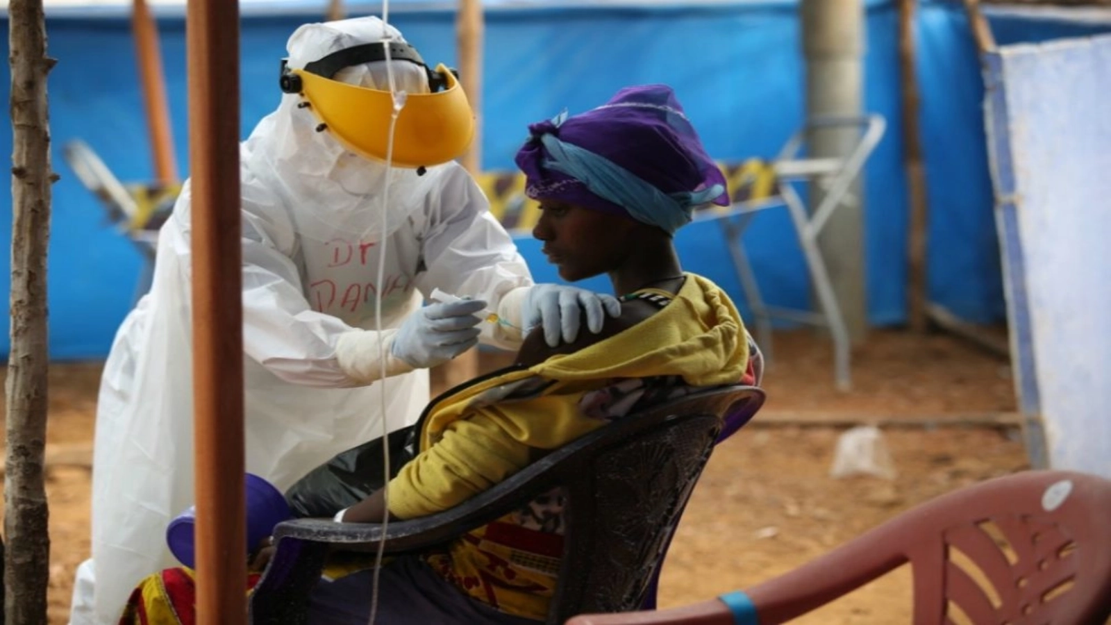 Patru pacienţi din R.D. Congo infectaţi cu virusul Ebola s-au însănătoşit şi au fost externaţi