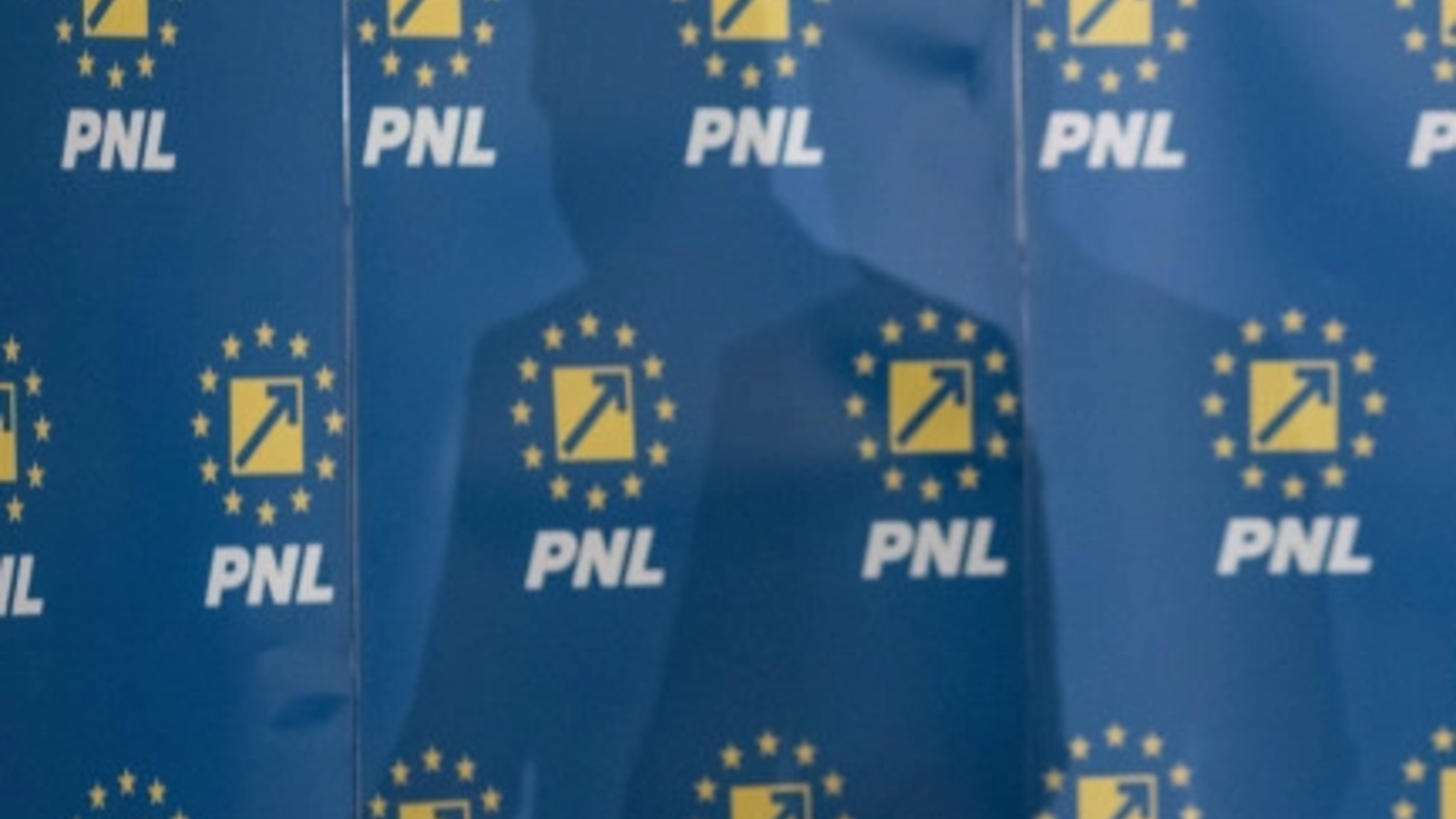 Război total în PNL după Congres. Tabăra lui Adrian Veștea contestă deciziile lui Bolojan: „Concentrează puterea în mâinile unei singure persoane”