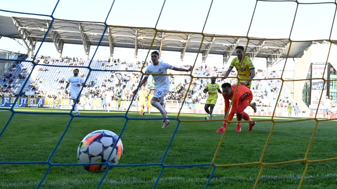 Portughezii mai și pleacă din Superliga! Lusitanul care se desparte de România