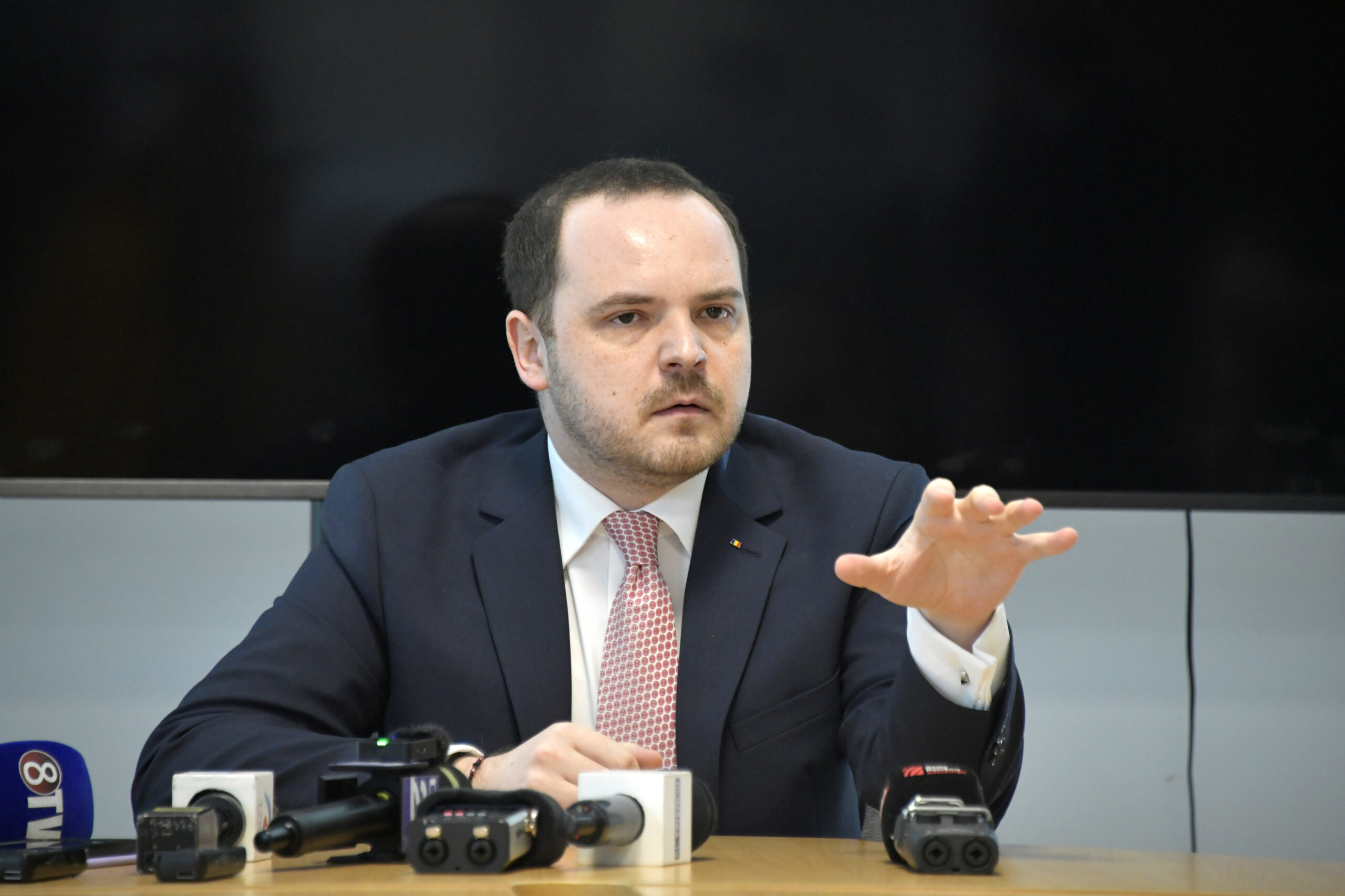 „Reforma nu este să lași oamenii fără pâine pe masă”