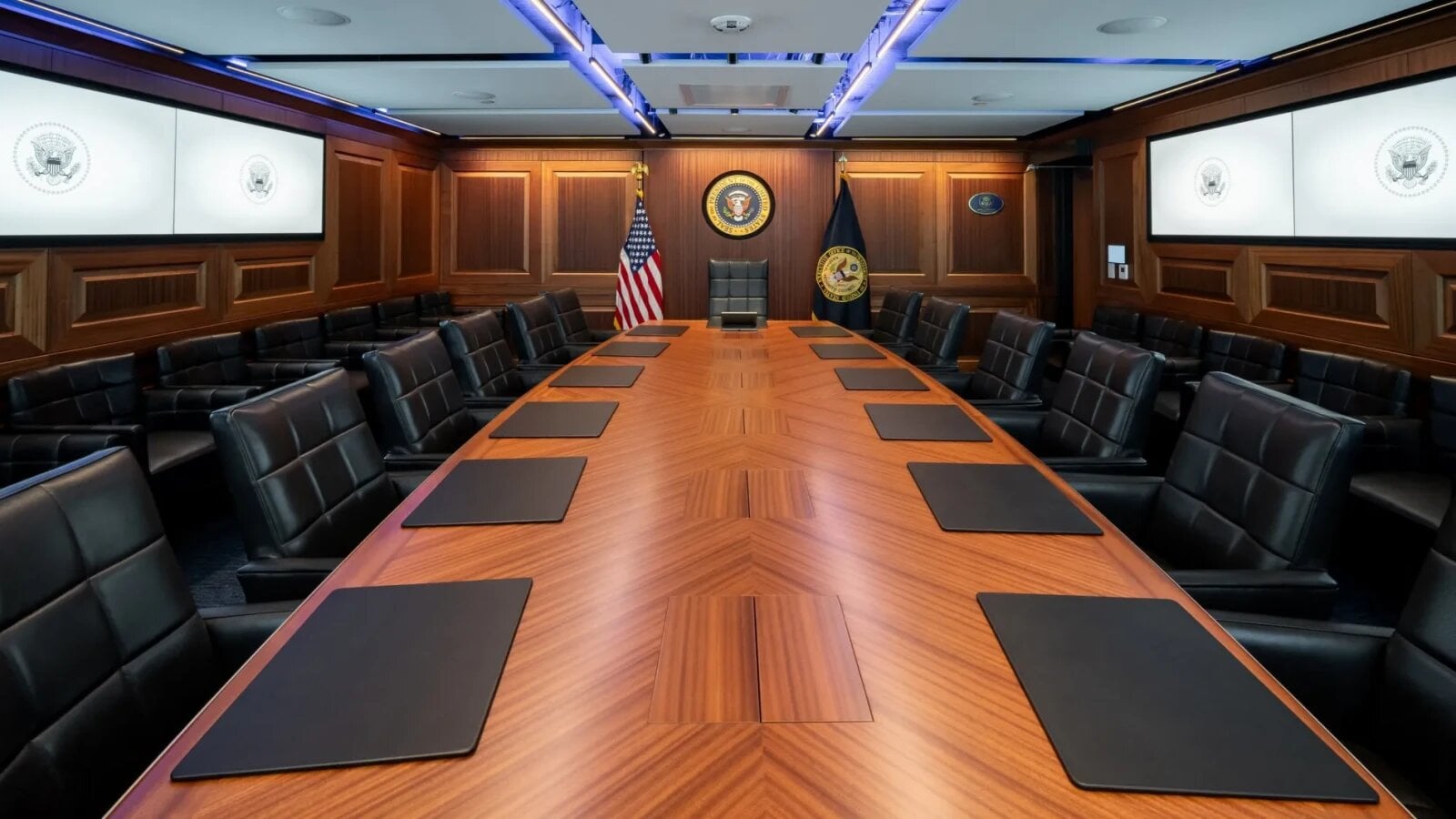 Discuții secrete de la Casa Albă, înregistrate ascuns în Situation Room
