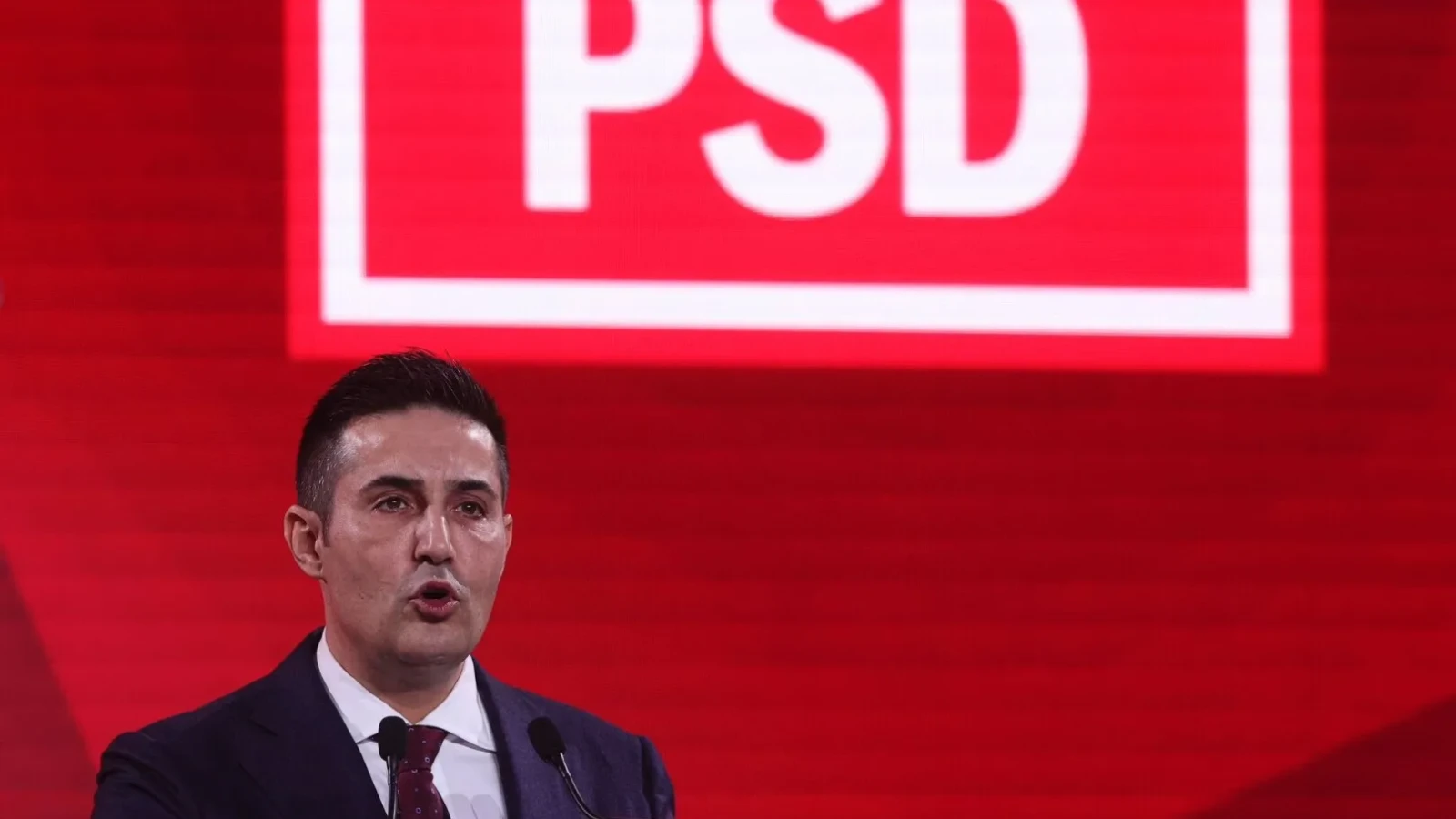 Claudiu Manda, nou atac la adresa lui Ilie Bolojan: „87 de zile la Palatul Victoria din mila lui George Simion”. Cum răspunde criticilor din PNL după suspendarea hotărârilor Guvernului
